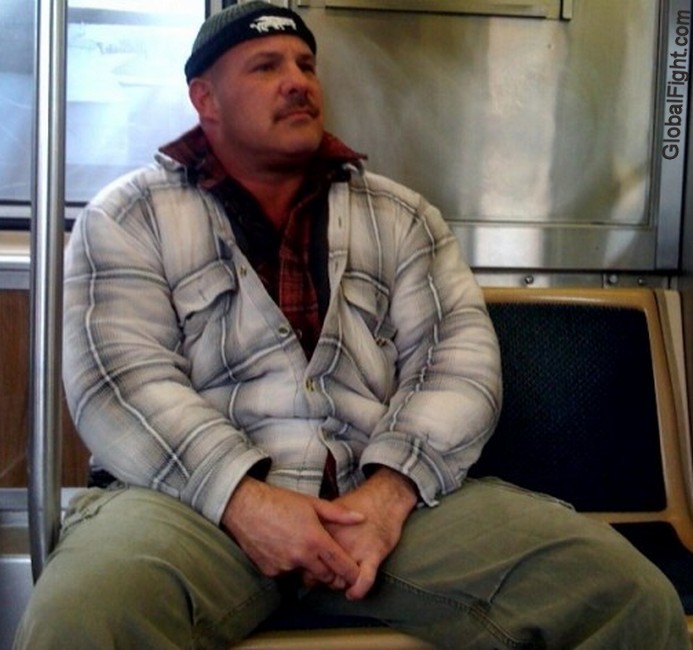 huge nyc candid cam muscle men big manly gay dude