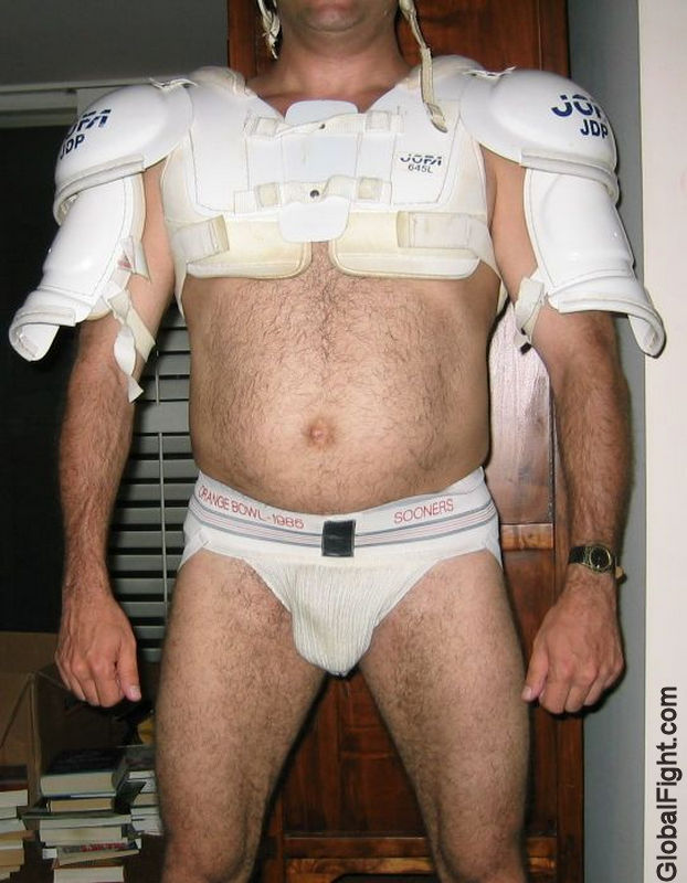 gay musclemen mancams jockstrap